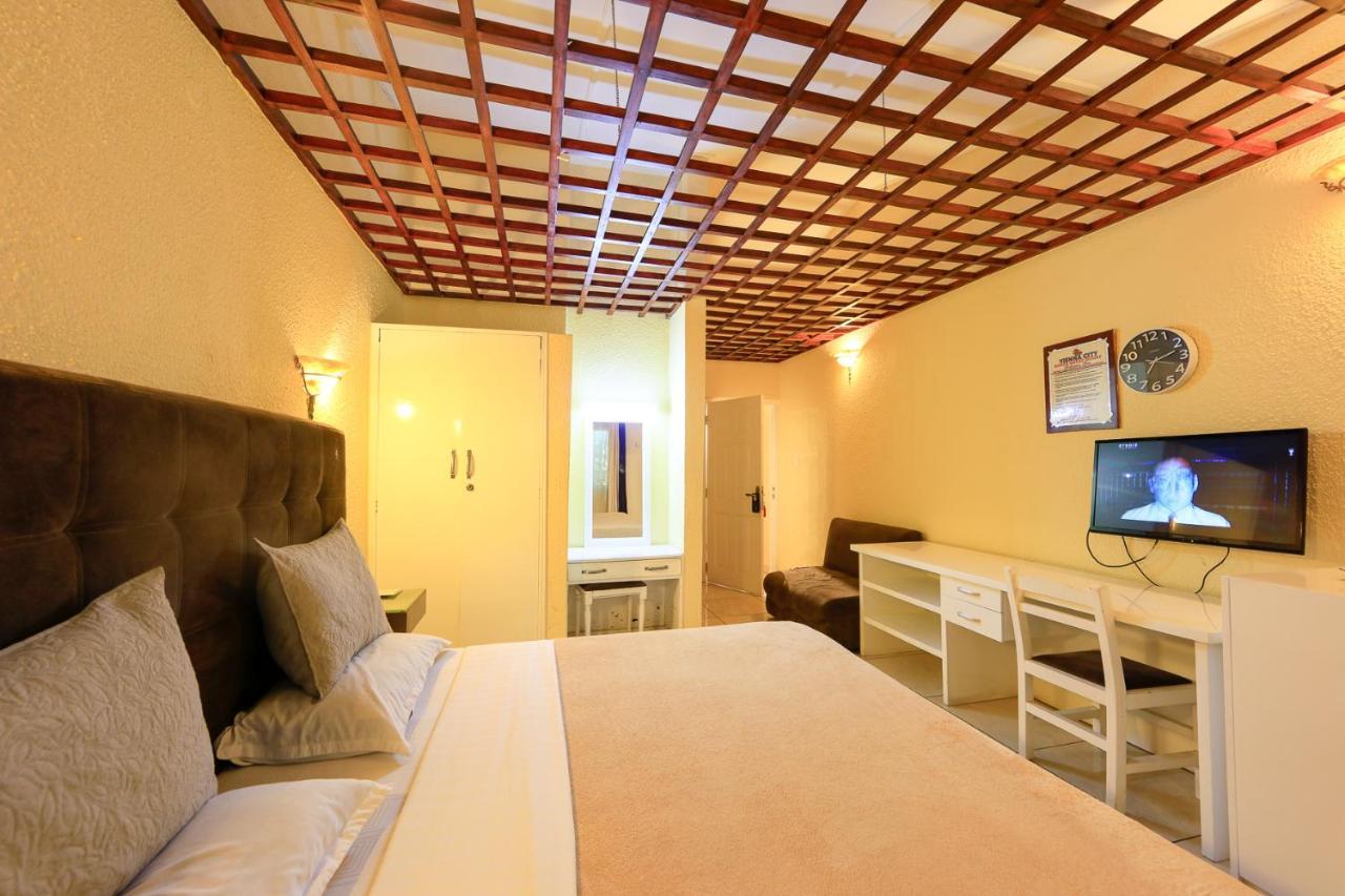 Roses Guest House 库马西 外观 照片